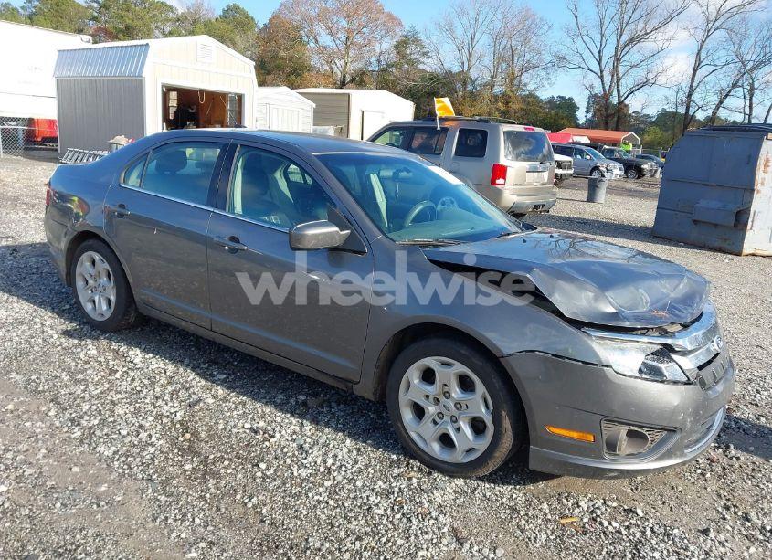 2011 Ford Fusion SE (VIN 3FAHP0HA9BR103051) main photo