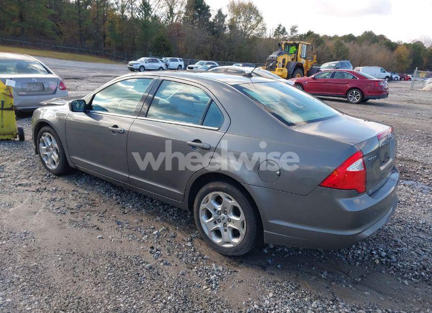 Photo 3 of 2011 Ford Fusion SE (VIN 3FAHP0HA9BR103051)