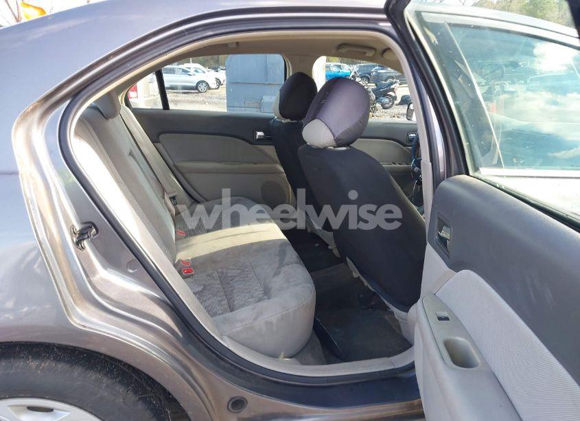 Photo 8 of 2011 Ford Fusion SE (VIN 3FAHP0HA9BR103051)