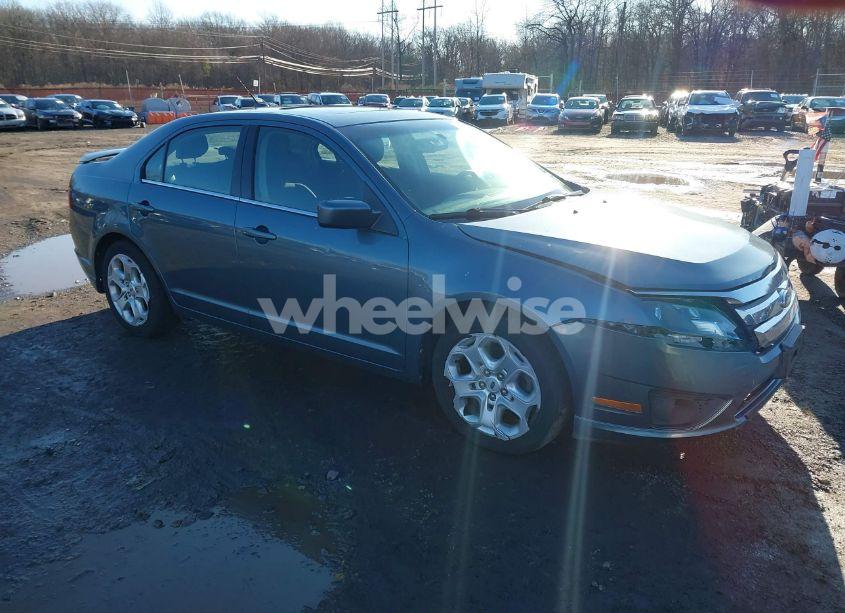 2011 Ford Fusion SE (VIN 3FAHP0HA9BR146613) main photo