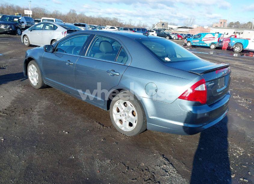 Photo 3 of 2011 Ford Fusion SE (VIN 3FAHP0HA9BR146613)