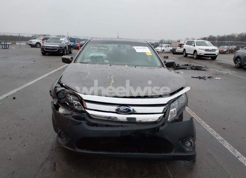 Photo 12 of 2011 Ford Fusion SE (VIN 3FAHP0HA9BR147650)