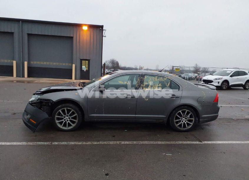 Photo 14 of 2011 Ford Fusion SE (VIN 3FAHP0HA9BR147650)