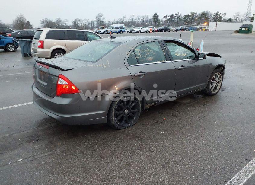 Photo 4 of 2011 Ford Fusion SE (VIN 3FAHP0HA9BR147650)