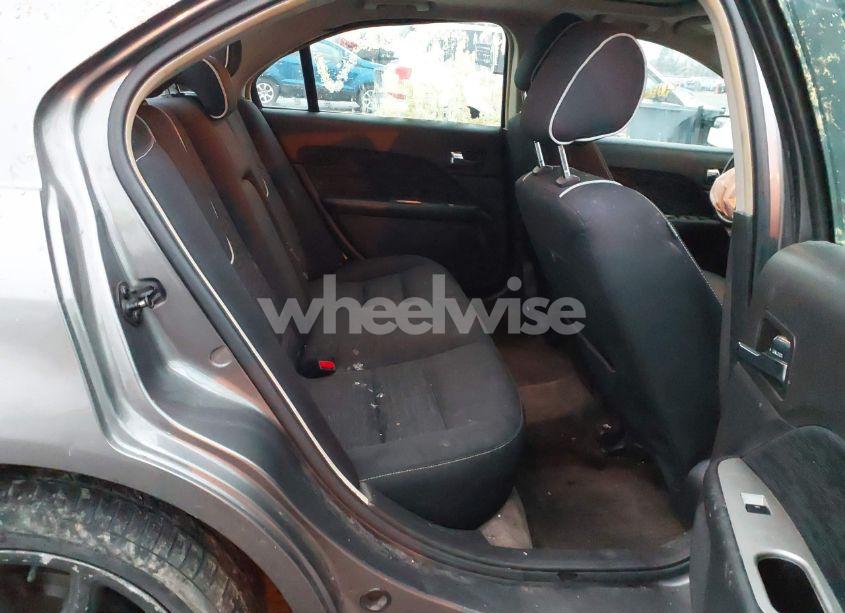 Photo 8 of 2011 Ford Fusion SE (VIN 3FAHP0HA9BR147650)