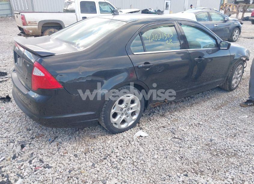 Photo 4 of 2011 Ford Fusion SE (VIN 3FAHP0HA9BR153707)