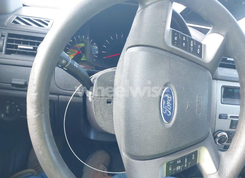 Photo 6 of 2011 Ford Fusion SE (VIN 3FAHP0HA9BR153707)