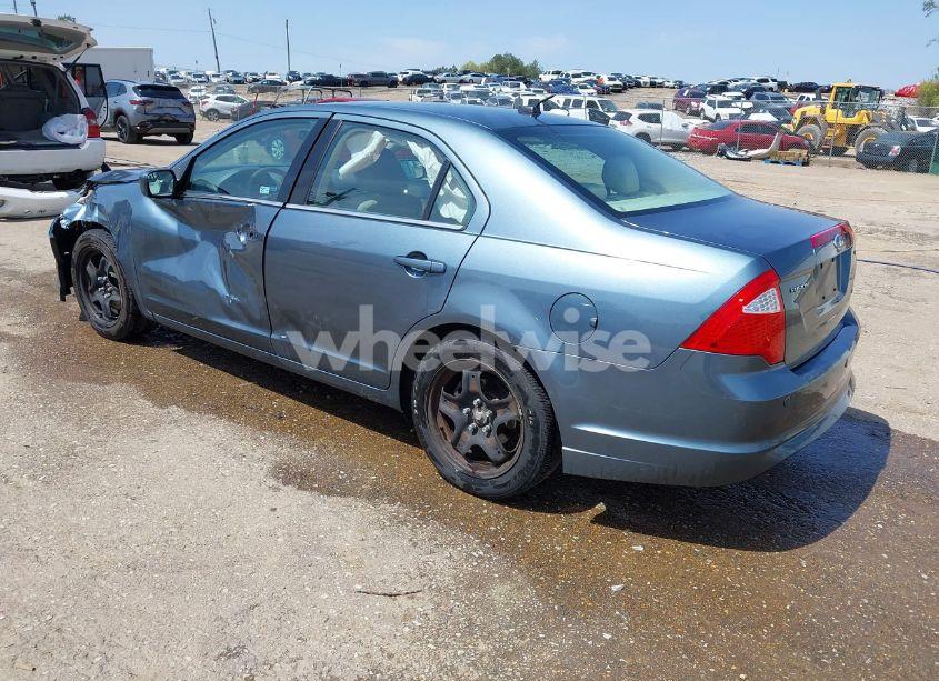 Photo 3 of 2011 Ford Fusion SE (VIN 3FAHP0HA9BR159555)