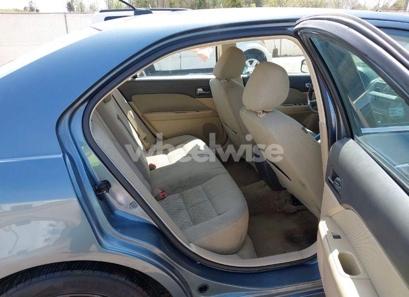 Photo 8 of 2011 Ford Fusion SE (VIN 3FAHP0HA9BR159555)