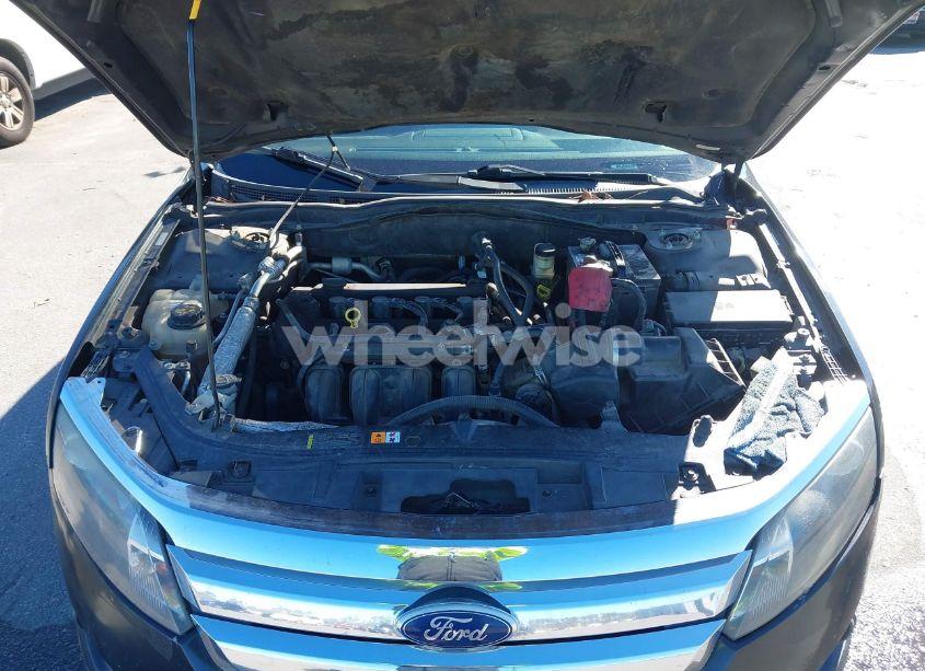 Photo 10 of 2011 Ford Fusion SE (VIN 3FAHP0HA9BR190885)