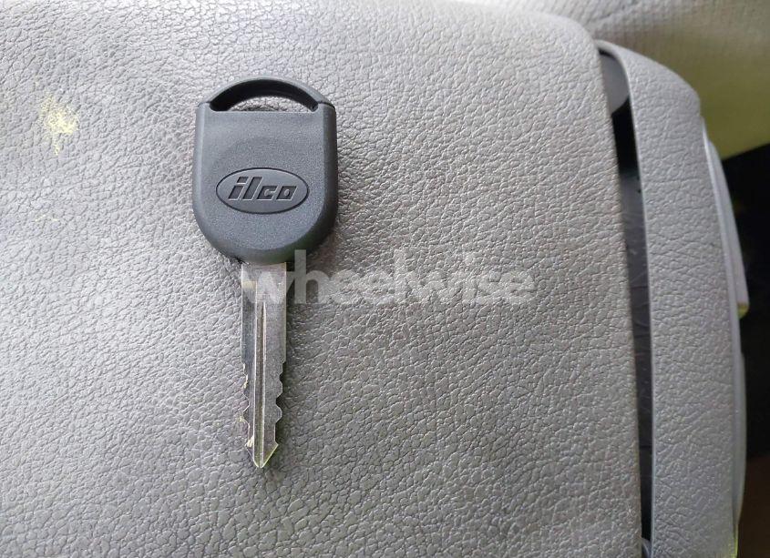 Photo 11 of 2011 Ford Fusion SE (VIN 3FAHP0HA9BR190885)