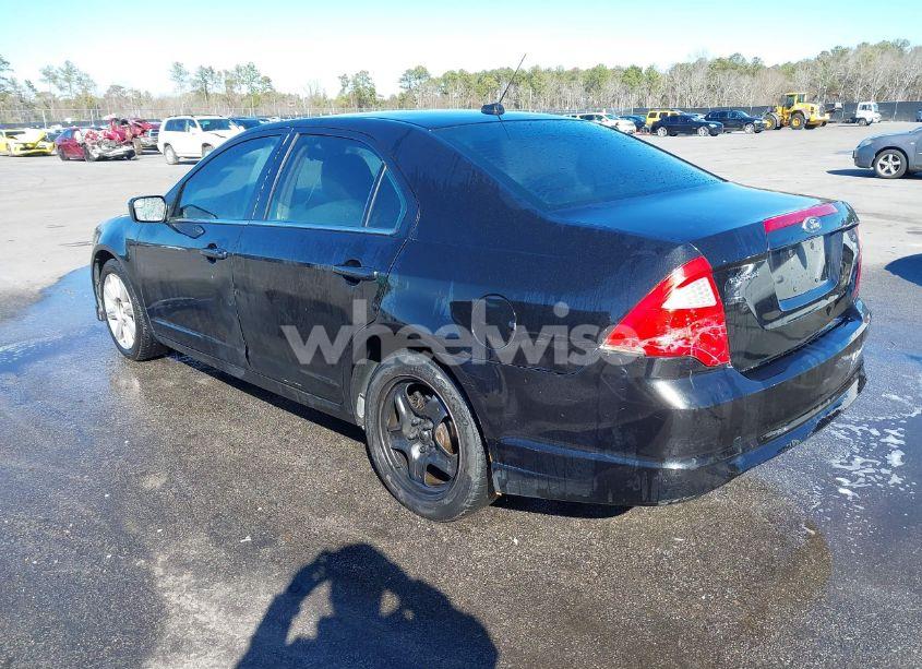 Photo 3 of 2011 Ford Fusion SE (VIN 3FAHP0HA9BR190885)