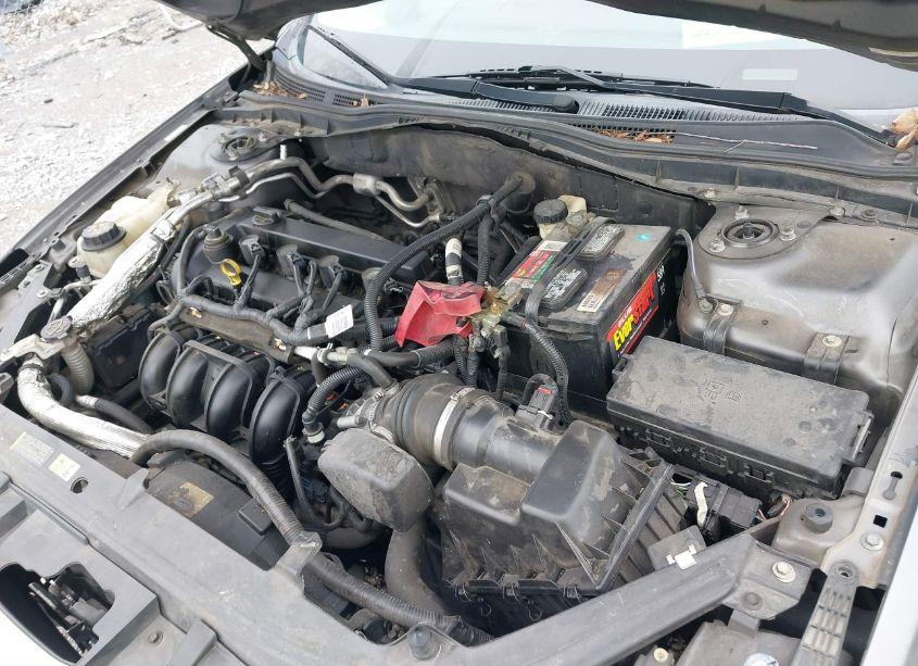 Photo 10 of 2011 Ford Fusion SE (VIN 3FAHP0HA9BR194516)