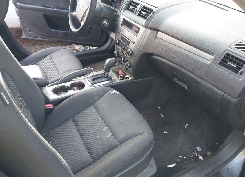 Photo 5 of 2011 Ford Fusion SE (VIN 3FAHP0HA9BR194516)