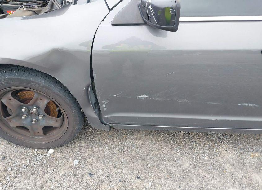 Photo 6 of 2011 Ford Fusion SE (VIN 3FAHP0HA9BR194516)