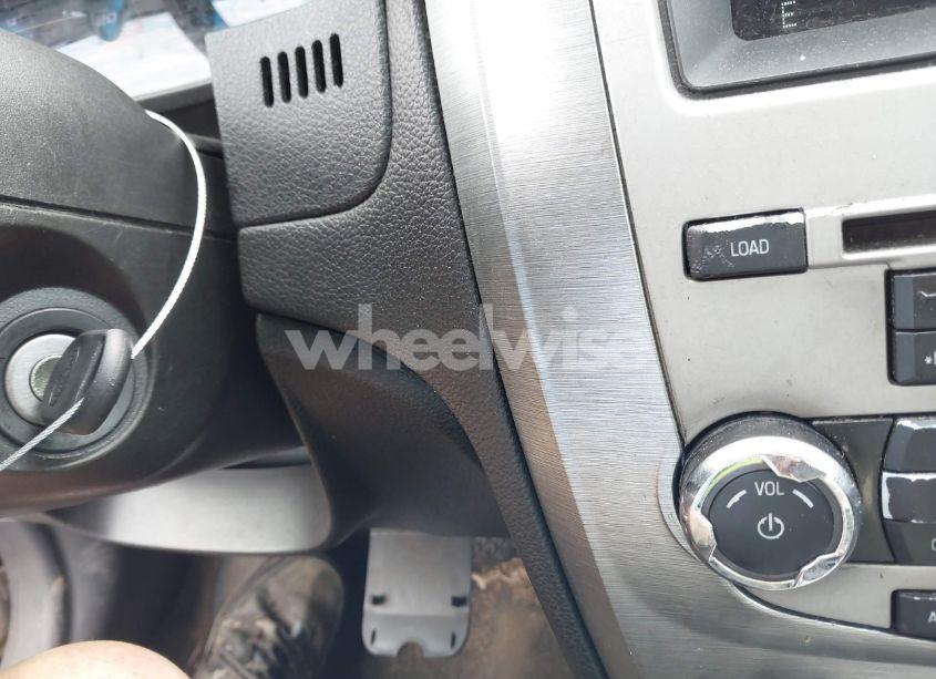 Photo 11 of 2011 Ford Fusion SE (VIN 3FAHP0HA9BR206583)