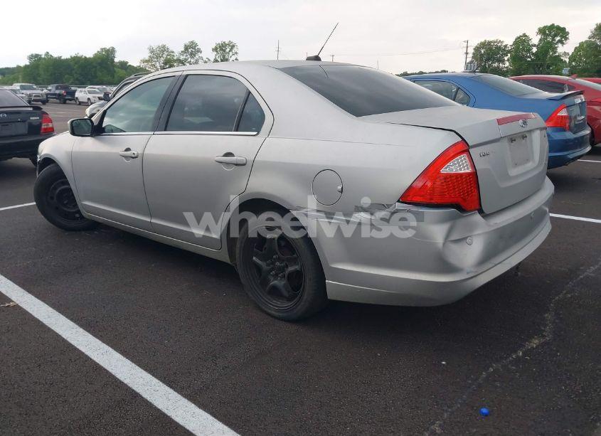 Photo 3 of 2011 Ford Fusion SE (VIN 3FAHP0HA9BR206583)