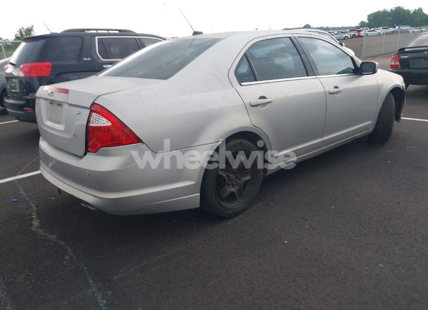 Photo 4 of 2011 Ford Fusion SE (VIN 3FAHP0HA9BR206583)