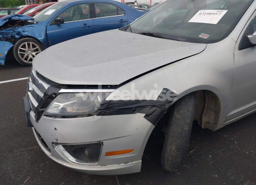 Photo 6 of 2011 Ford Fusion SE (VIN 3FAHP0HA9BR206583)