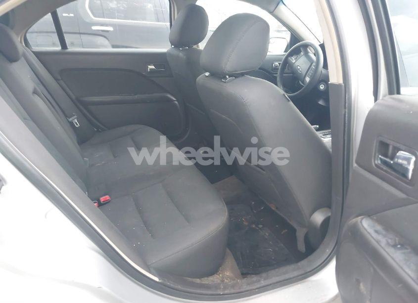 Photo 8 of 2011 Ford Fusion SE (VIN 3FAHP0HA9BR206583)