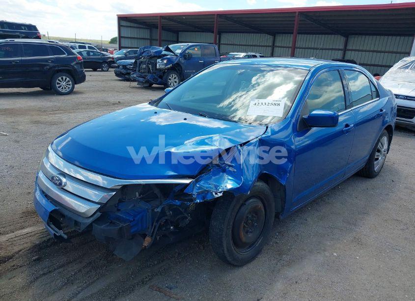 Photo 2 of 2011 Ford Fusion SE (VIN 3FAHP0HA9BR244203)