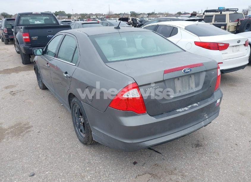 Photo 3 of 2011 Ford Fusion SE (VIN 3FAHP0HA9BR247974)