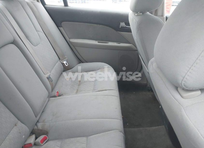Photo 8 of 2011 Ford Fusion SE (VIN 3FAHP0HA9BR247974)