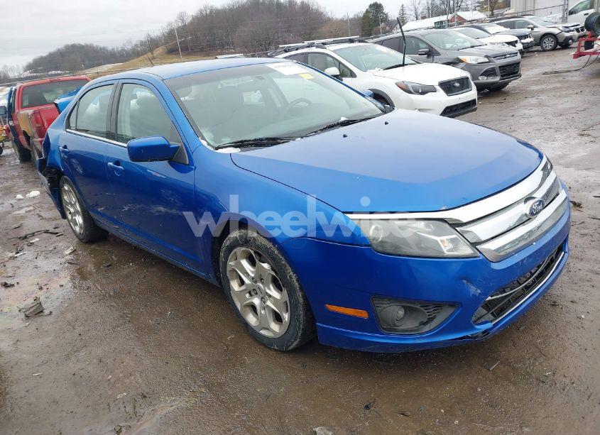 2011 Ford Fusion SE (VIN 3FAHP0HA9BR255721) main photo