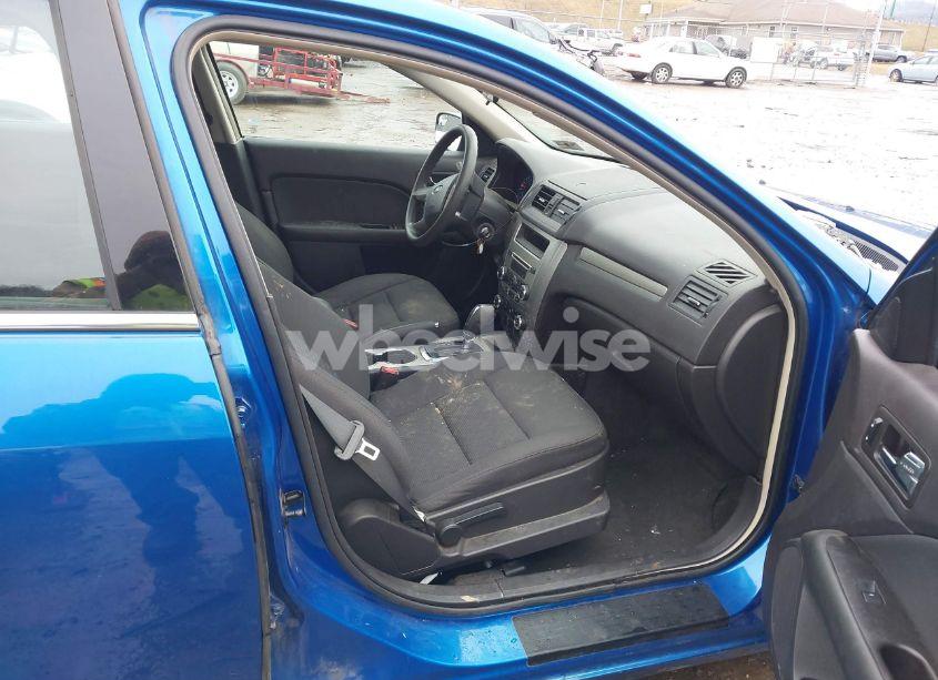 Photo 5 of 2011 Ford Fusion SE (VIN 3FAHP0HA9BR255721)