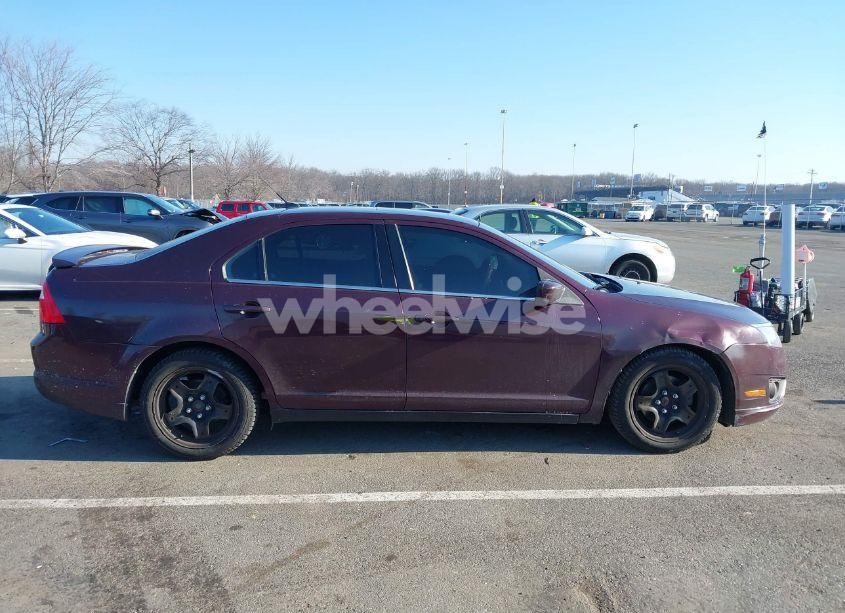 Photo 13 of 2011 Ford Fusion SE (VIN 3FAHP0HA9BR289366)