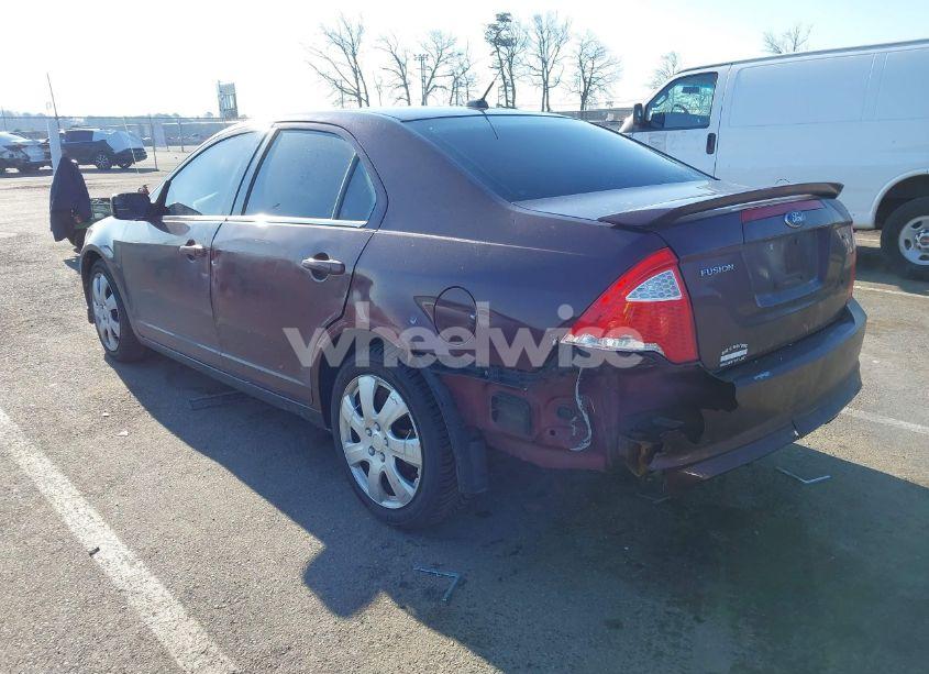 Photo 3 of 2011 Ford Fusion SE (VIN 3FAHP0HA9BR289366)