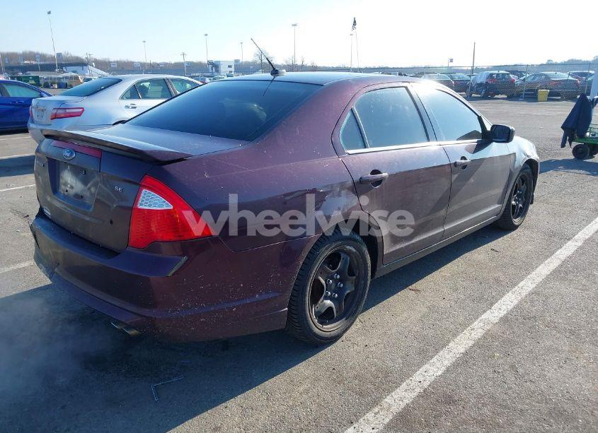 Photo 4 of 2011 Ford Fusion SE (VIN 3FAHP0HA9BR289366)
