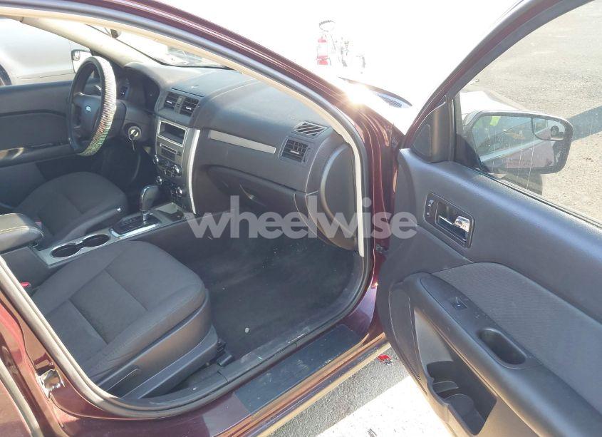 Photo 5 of 2011 Ford Fusion SE (VIN 3FAHP0HA9BR289366)