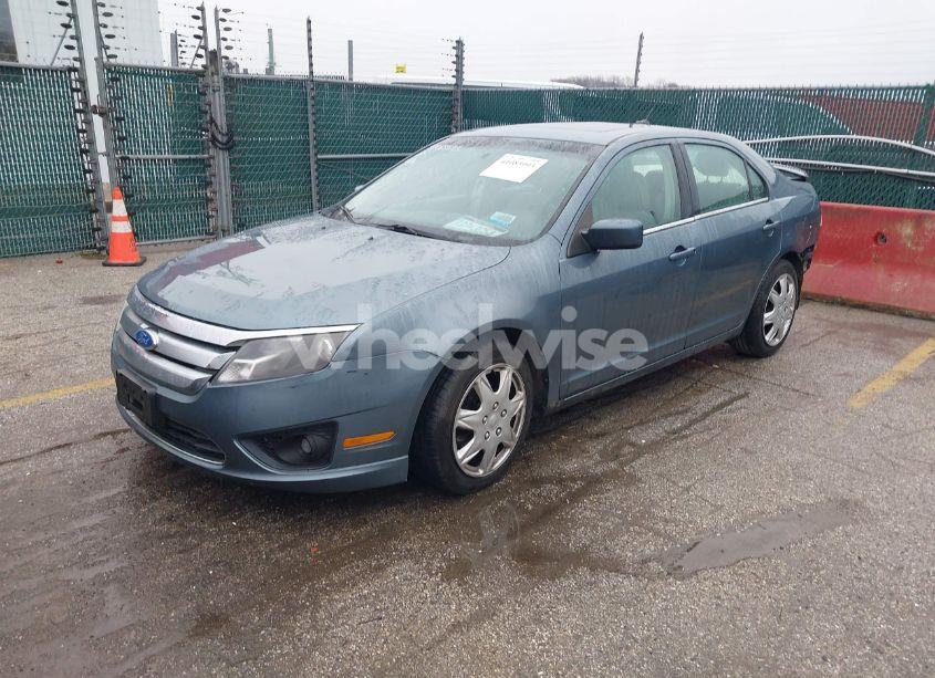Photo 2 of 2011 Ford Fusion SE (VIN 3FAHP0HA9BR297578)