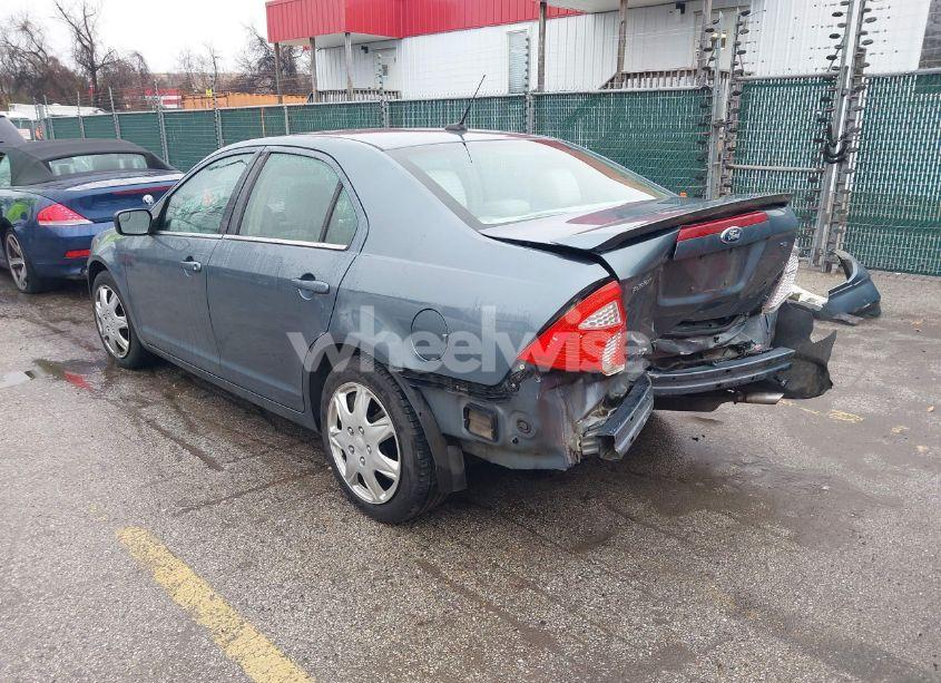 Photo 3 of 2011 Ford Fusion SE (VIN 3FAHP0HA9BR297578)