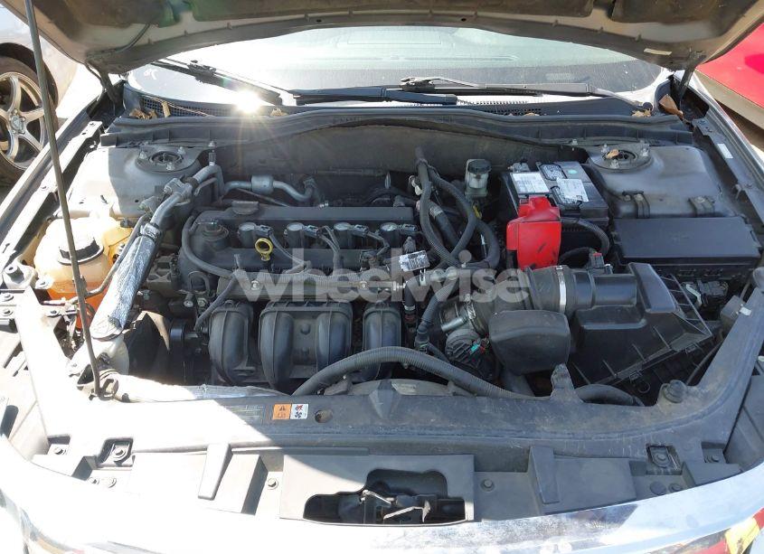 Photo 10 of 2011 Ford Fusion SE (VIN 3FAHP0HA9BR323824)