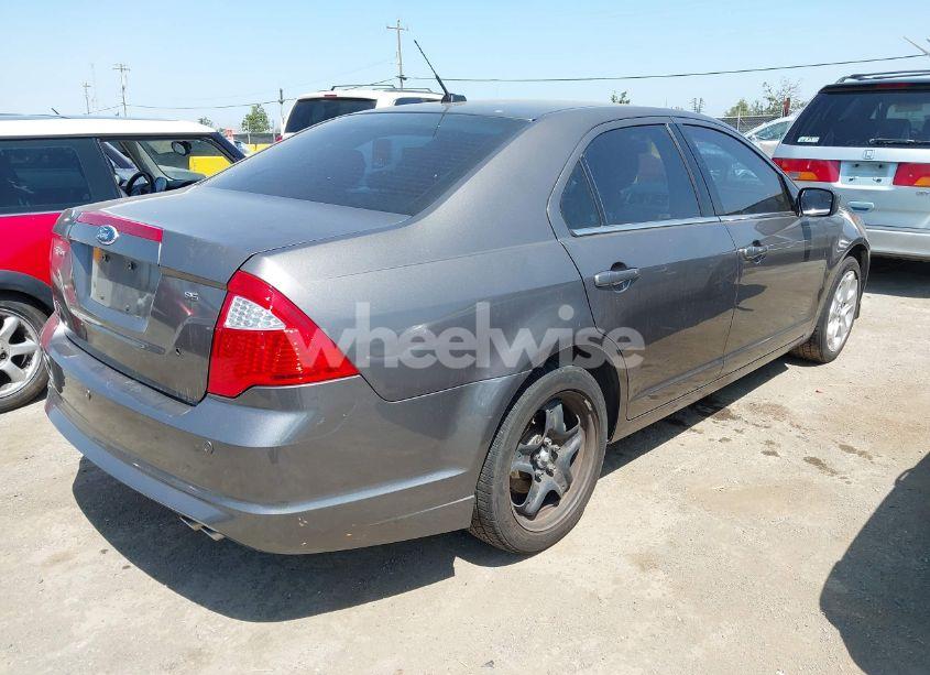 Photo 4 of 2011 Ford Fusion SE (VIN 3FAHP0HA9BR323824)