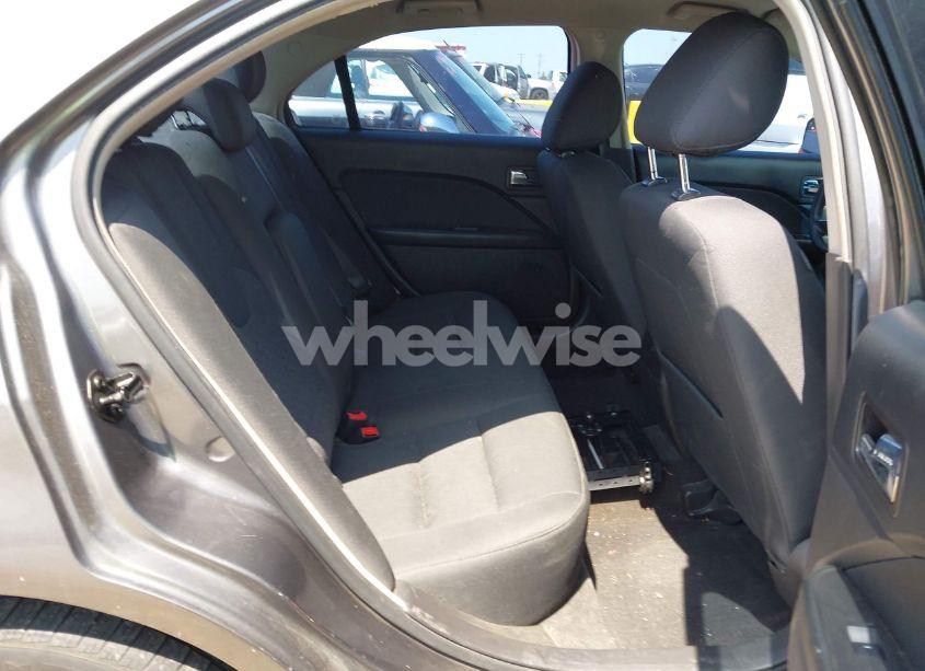 Photo 8 of 2011 Ford Fusion SE (VIN 3FAHP0HA9BR323824)