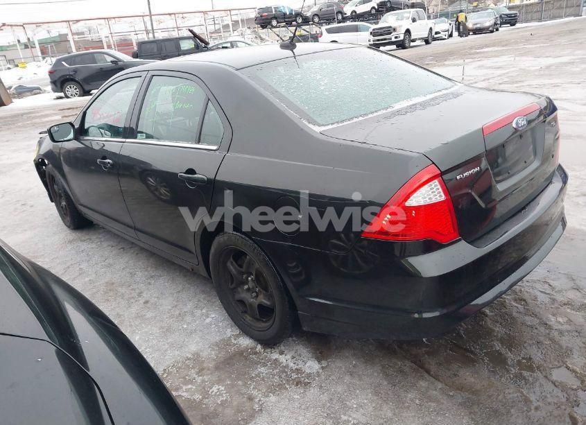 Photo 3 of 2011 Ford Fusion SE (VIN 3FAHP0HA9BR328425)