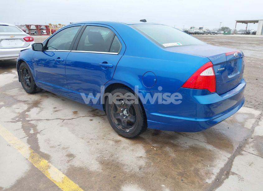 Photo 3 of 2011 Ford Fusion SE (VIN 3FAHP0HA9BR342373)