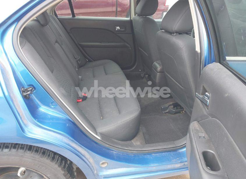 Photo 8 of 2011 Ford Fusion SE (VIN 3FAHP0HA9BR342373)