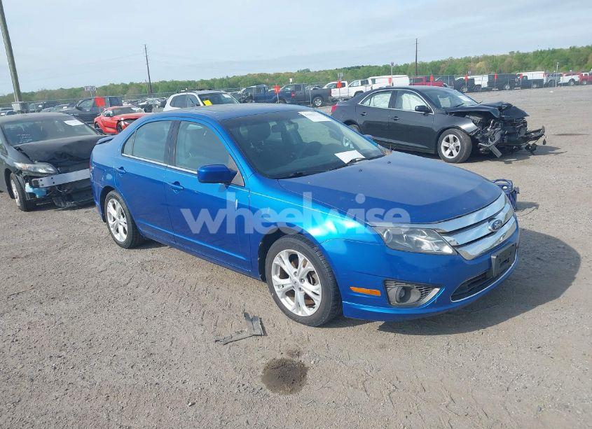 2012 Ford Fusion SE (VIN 3FAHP0HA9CR128582) main photo