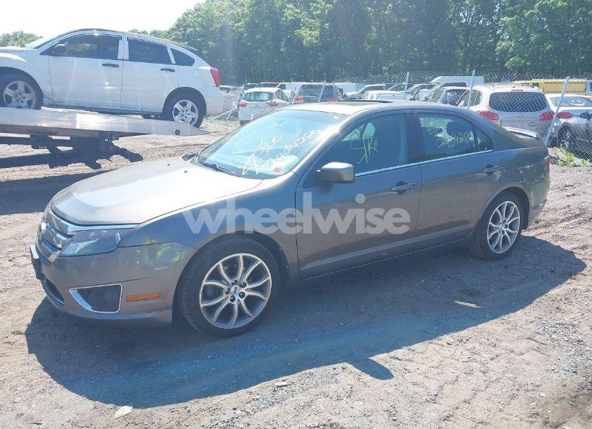 Photo 2 of 2012 Ford Fusion SE (VIN 3FAHP0HA9CR134074)