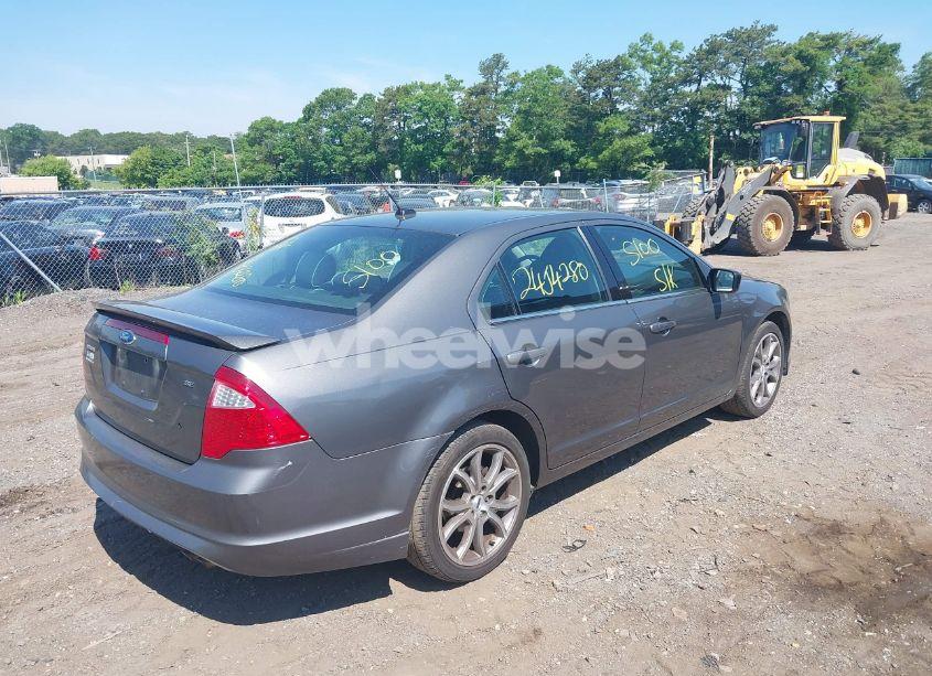 Photo 4 of 2012 Ford Fusion SE (VIN 3FAHP0HA9CR134074)