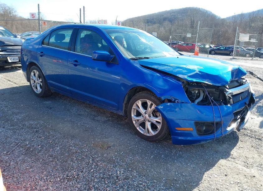 2012 Ford Fusion SE (VIN 3FAHP0HA9CR135418) main photo