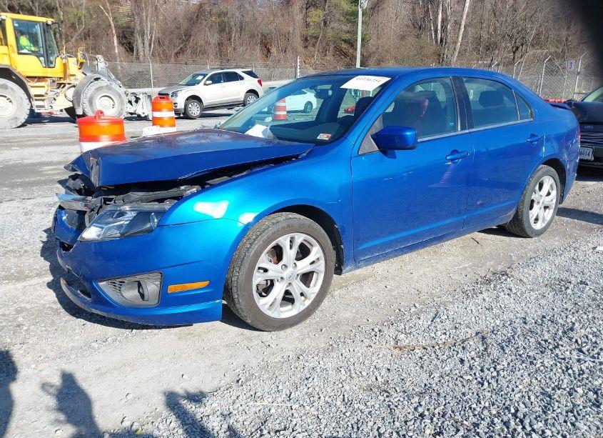 Photo 2 of 2012 Ford Fusion SE (VIN 3FAHP0HA9CR135418)