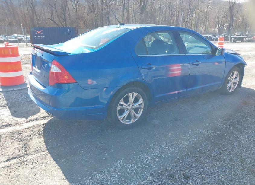 Photo 4 of 2012 Ford Fusion SE (VIN 3FAHP0HA9CR135418)