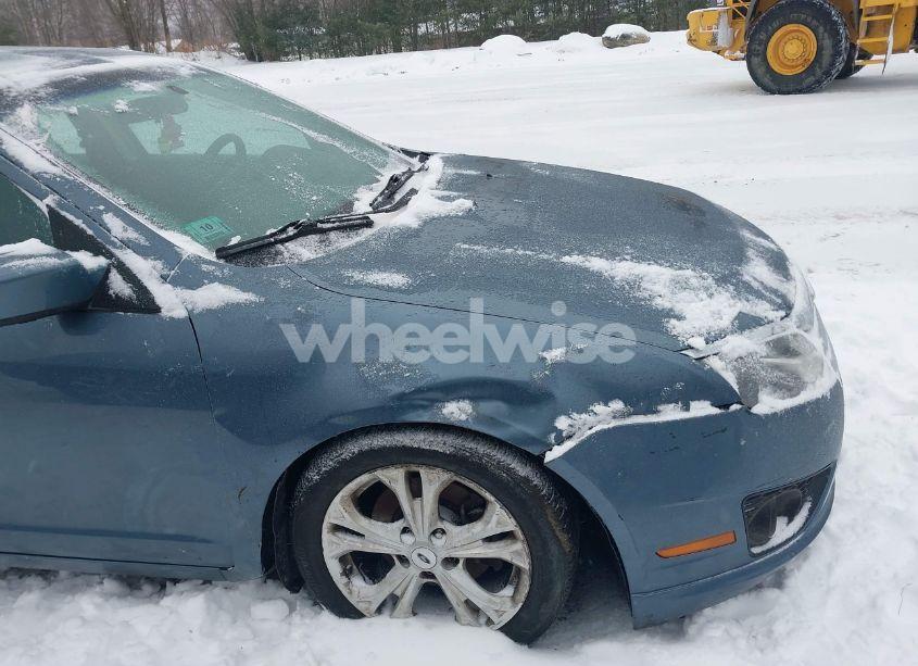 Photo 6 of 2012 Ford Fusion SE (VIN 3FAHP0HA9CR135810)