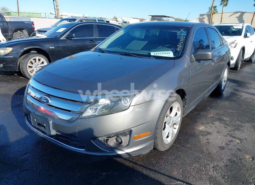 Photo 6 of 2012 Ford Fusion SE (VIN 3FAHP0HA9CR144569)