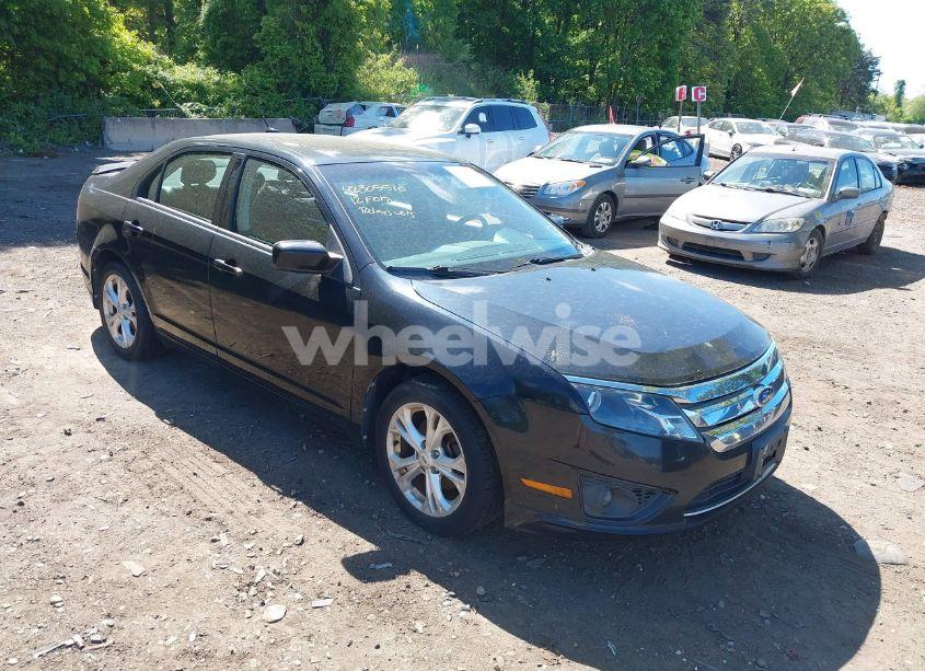 2012 Ford Fusion SE (VIN 3FAHP0HA9CR165499) main photo